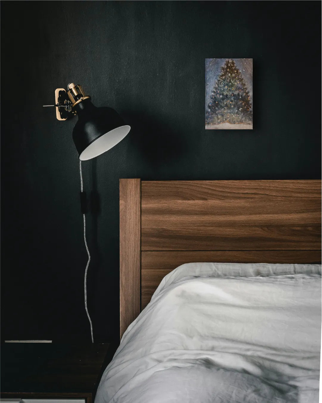 “青いオーロラと星屑のクリスマスツリー”