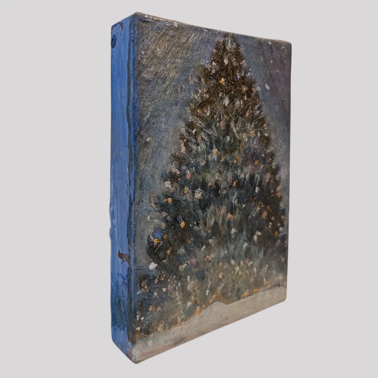 “青いオーロラと星屑のクリスマスツリー”